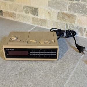 Sony Vintage AM/FM Alarm Clock Radio ICF-C2W Tan TESTED WORKS